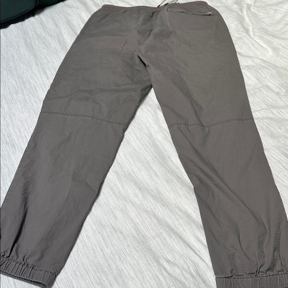 Vuori Ripstop Traveler pants - Picture 3 of 8